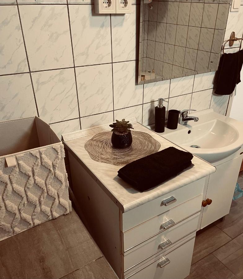 Törpi Vendégház Halmaj Esterno foto